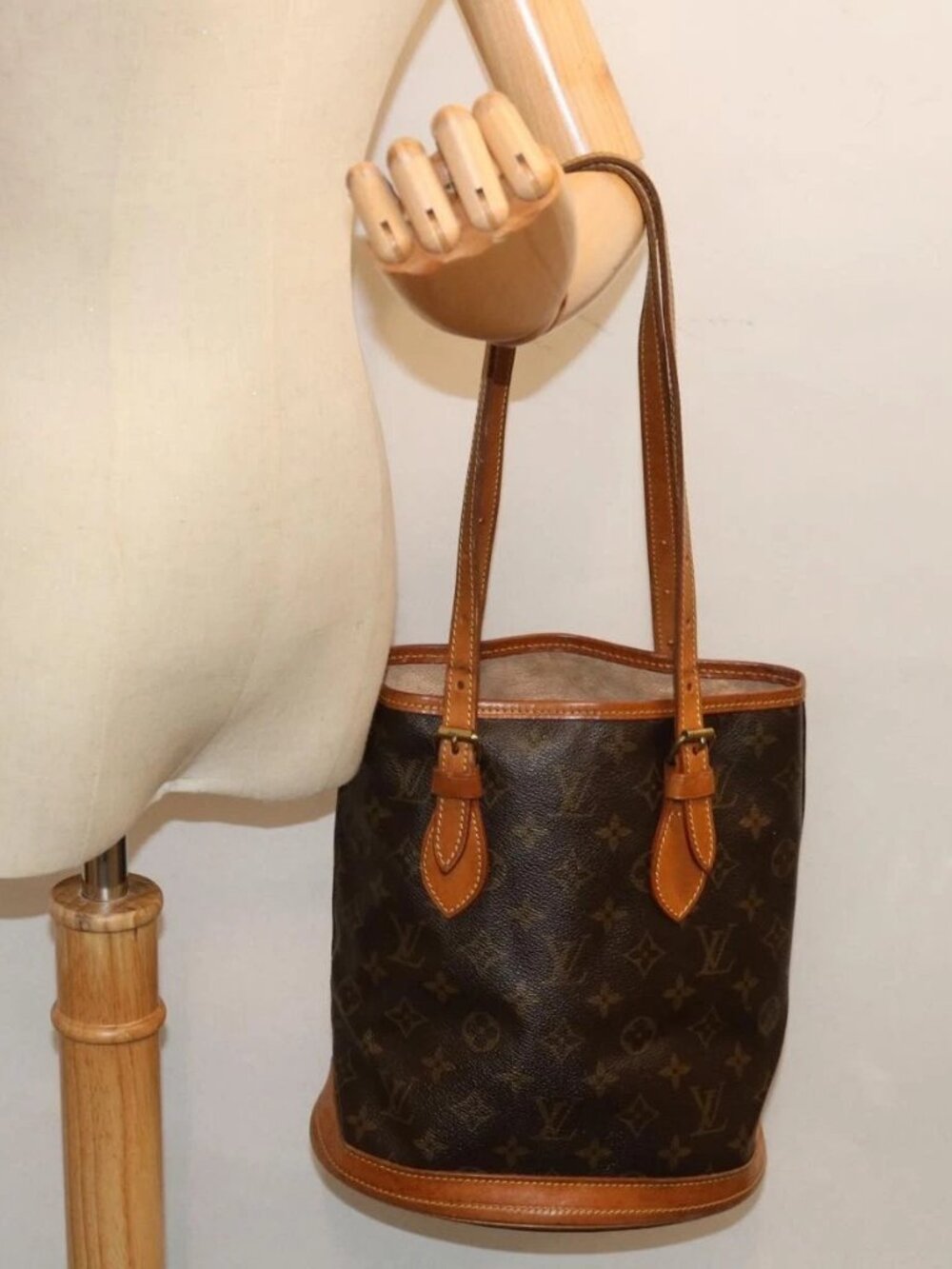 LOUIS VUITTON Monogram Bucket PM Shoulder Bag M42238 LV Auth